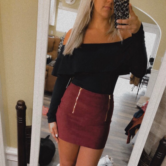 Skirt and bodysuit - Picture 2 of 5